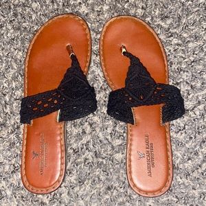 ✨3 for $15✨ American Eagle flip flops